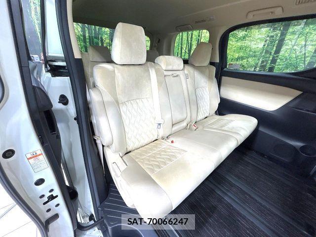 Toyota ALPHARD 2021-02 8334648-9