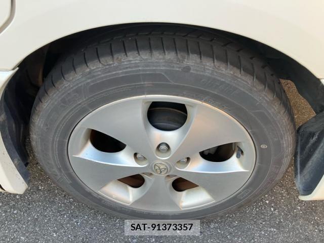 Toyota ALPHARD 2006-02 8334673-7