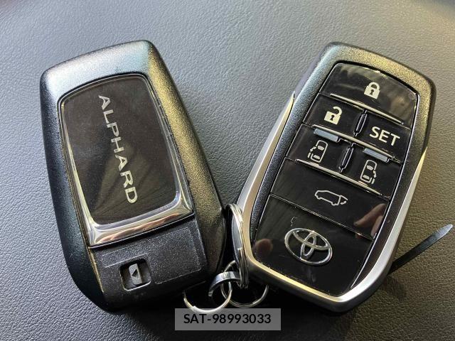 Toyota ALPHARD 2021-03 8334627-25