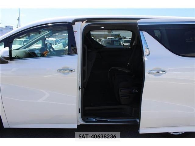 Toyota ALPHARD 2018-05 8353830-27