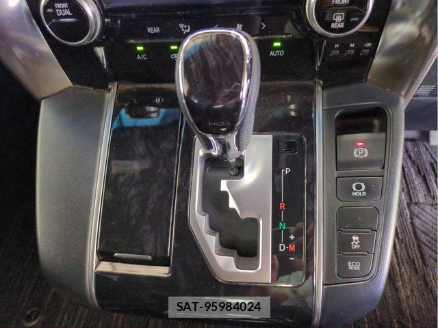 Toyota ALPHARD 2021-04 8353832-11