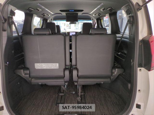Toyota ALPHARD 2021-04 8353832-6
