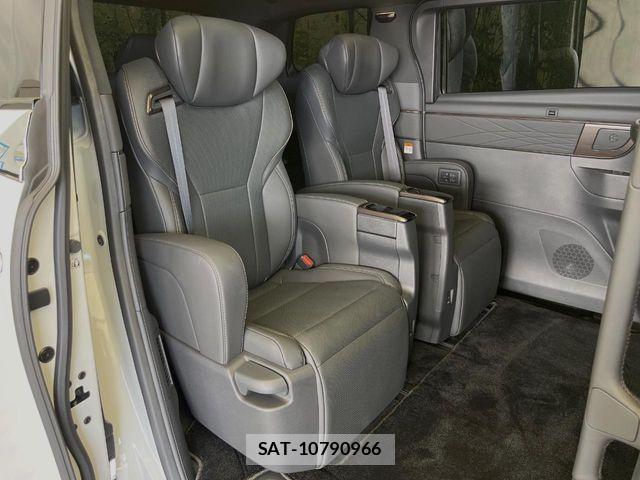 Toyota ALPHARD 2025-06 8353801-8