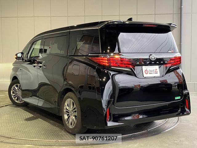 Toyota ALPHARD 2023-11 8353749-1