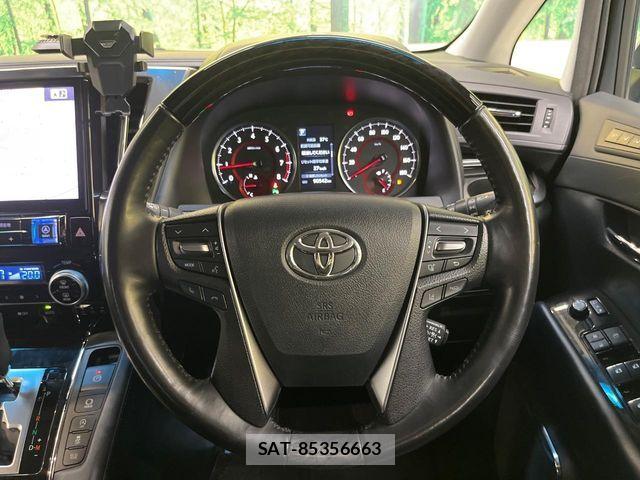 Toyota ALPHARD 2018-03 8353827-11