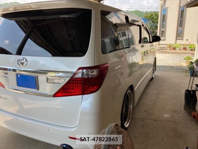 Toyota ALPHARD 2013-10 8364524-4