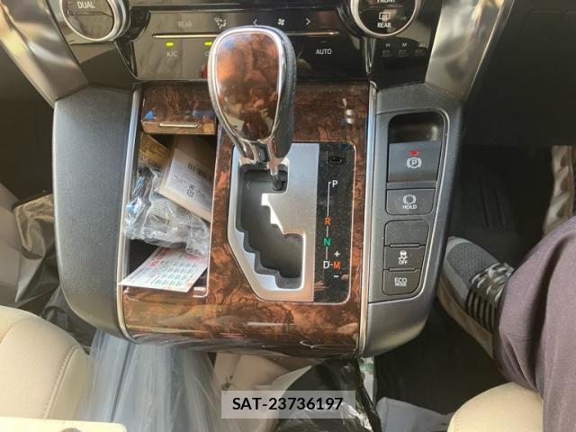 Toyota ALPHARD 2022-01 8364522-24
