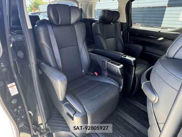 Toyota ALPHARD 2020-03 8364510-11
