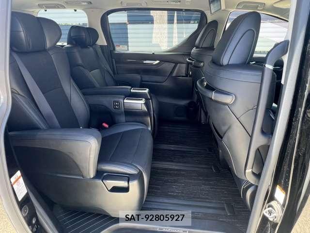 Toyota ALPHARD 2020-03 8364510-12