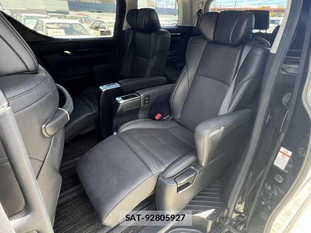 Toyota ALPHARD 2020-03 8364510-13