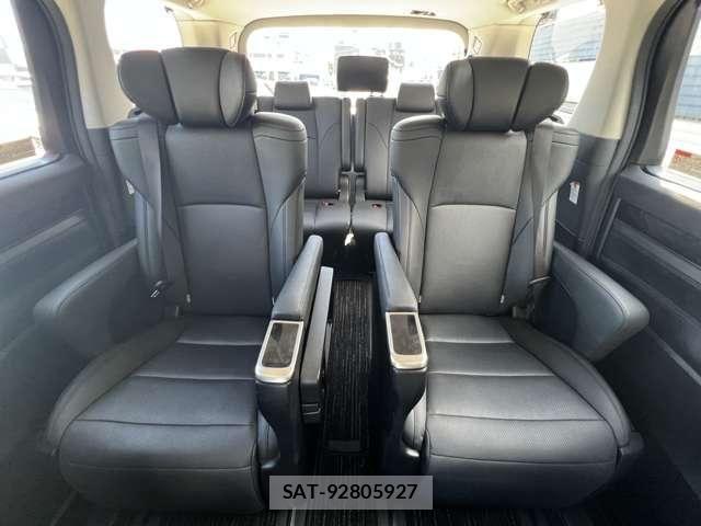 Toyota ALPHARD 2020-03 8364510-18
