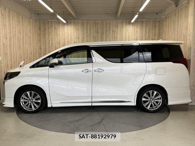 Toyota ALPHARD 2021-03 8364513-24