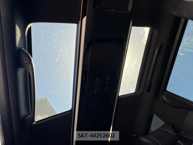 Toyota ALPHARD 2024-06 8364485-18