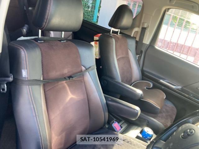 Toyota ALPHARD 2013-09 8364525-14