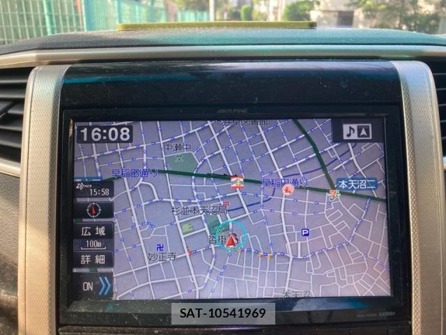 Toyota ALPHARD 2013-09 8364525-22