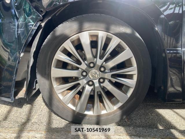 Toyota ALPHARD 2013-09 8364525-8