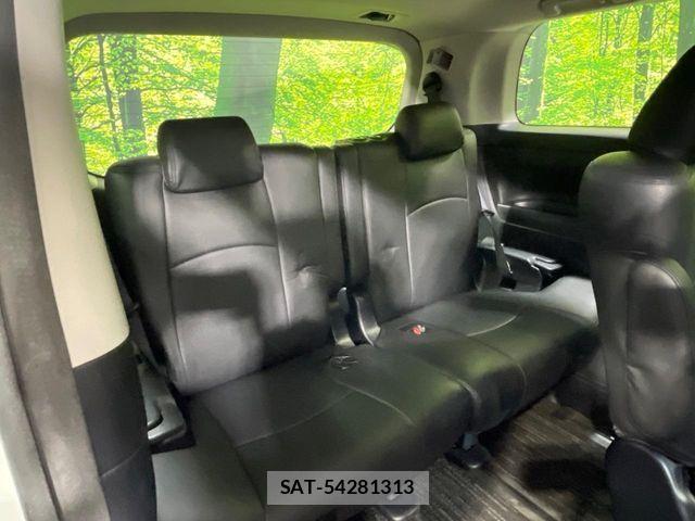 Toyota ALPHARD 2017-04 8364521-9
