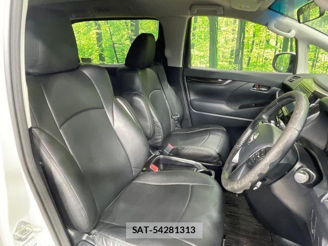 Toyota ALPHARD 2017-04 8364521-7