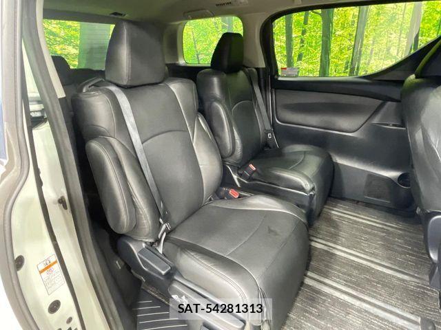 Toyota ALPHARD 2017-04 8364521-8