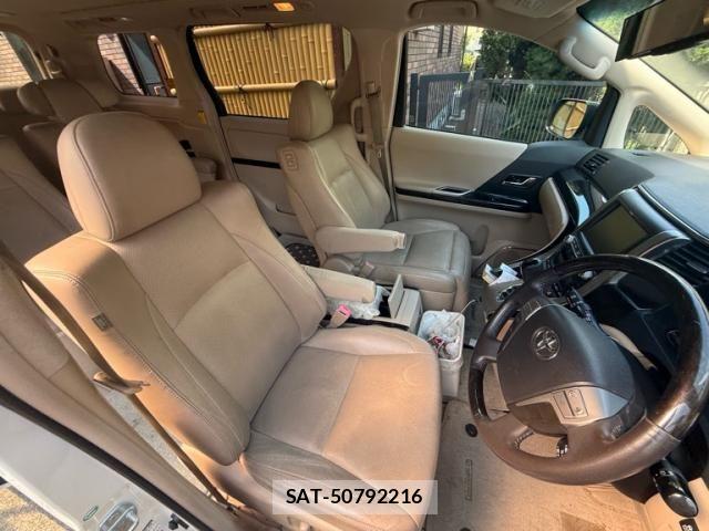 Toyota ALPHARD 2011-12 8371394-7
