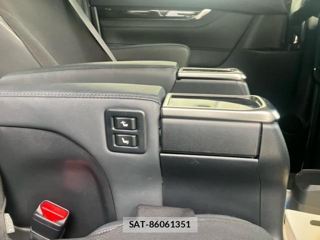 Toyota ALPHARD 2021-07 8371387-14