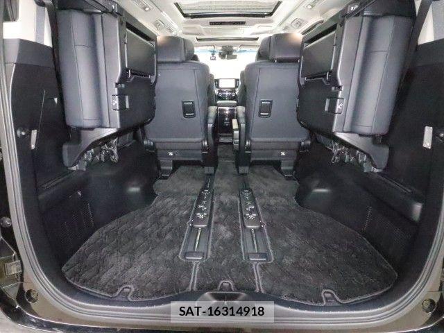 Toyota ALPHARD 2021-06 8411073-21
