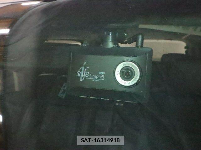 Toyota ALPHARD 2021-06 8411073-25