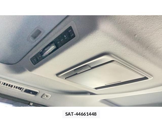 Toyota ALPHARD 2019-09 8411076-18