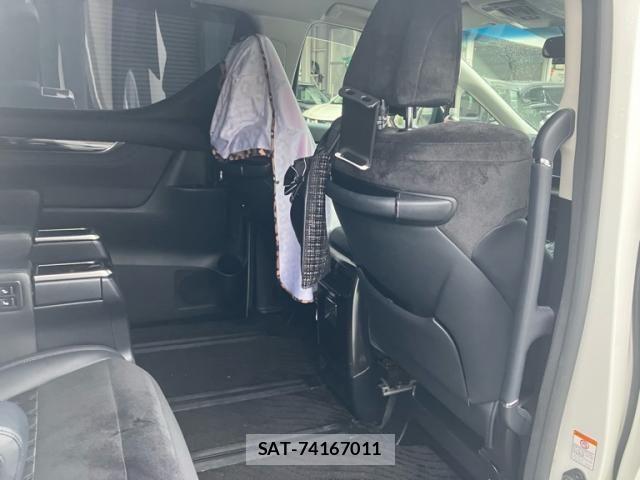 Toyota ALPHARD 2017-04 8411089-12