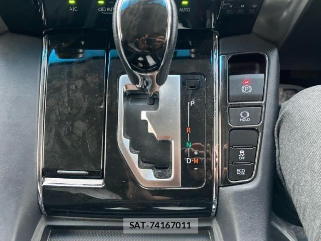 Toyota ALPHARD 2017-04 8411089-18