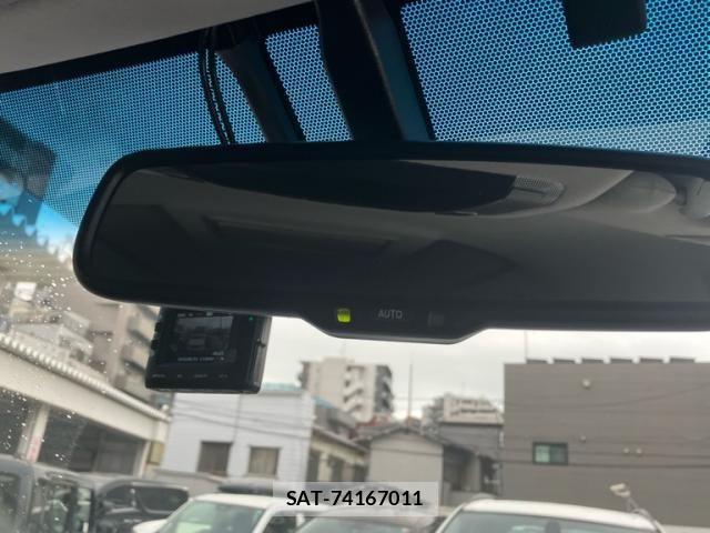 Toyota ALPHARD 2017-04 8411089-21