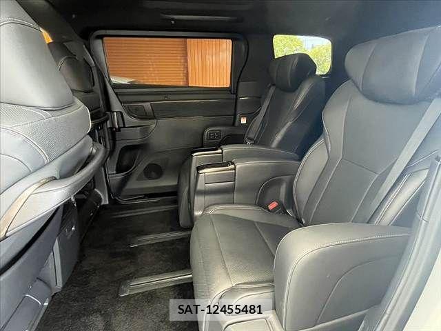 Toyota ALPHARD 2024-03 8411055-17
