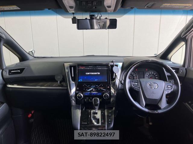 Toyota ALPHARD 2018-02 8411080-1