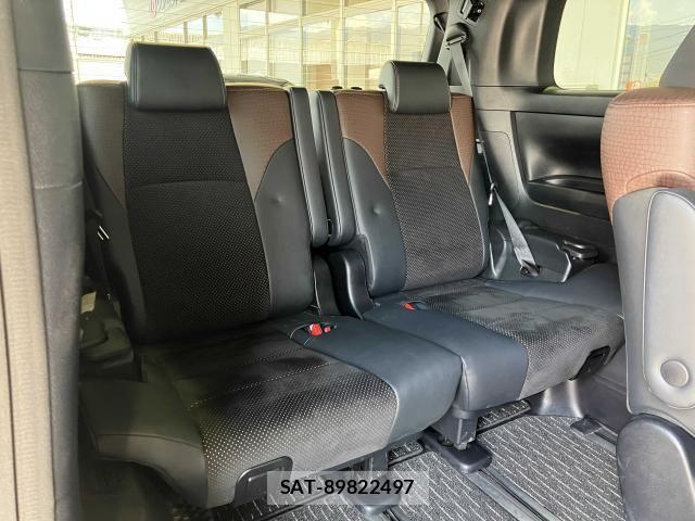 Toyota ALPHARD 2018-02 8411080-21