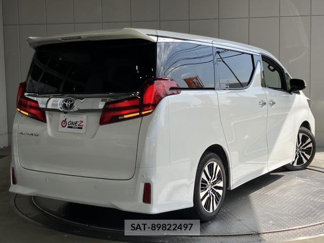 Toyota ALPHARD 2018-02 8411080-28