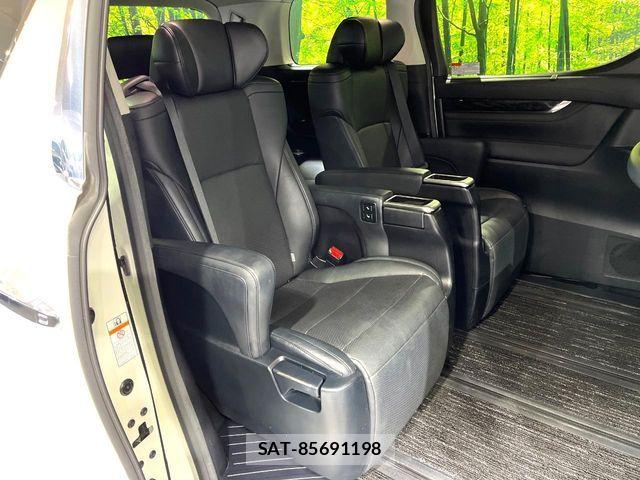 Toyota ALPHARD 2019-06 8437882-9