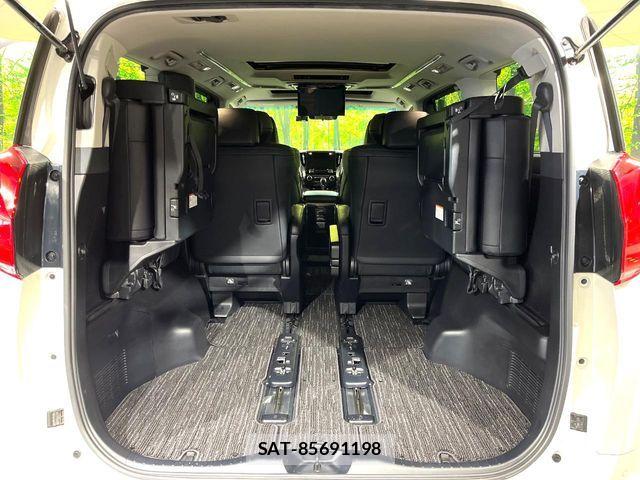 Toyota ALPHARD 2019-06 8437882-11