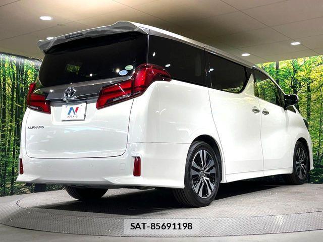 Toyota ALPHARD 2019-06 8437882-17