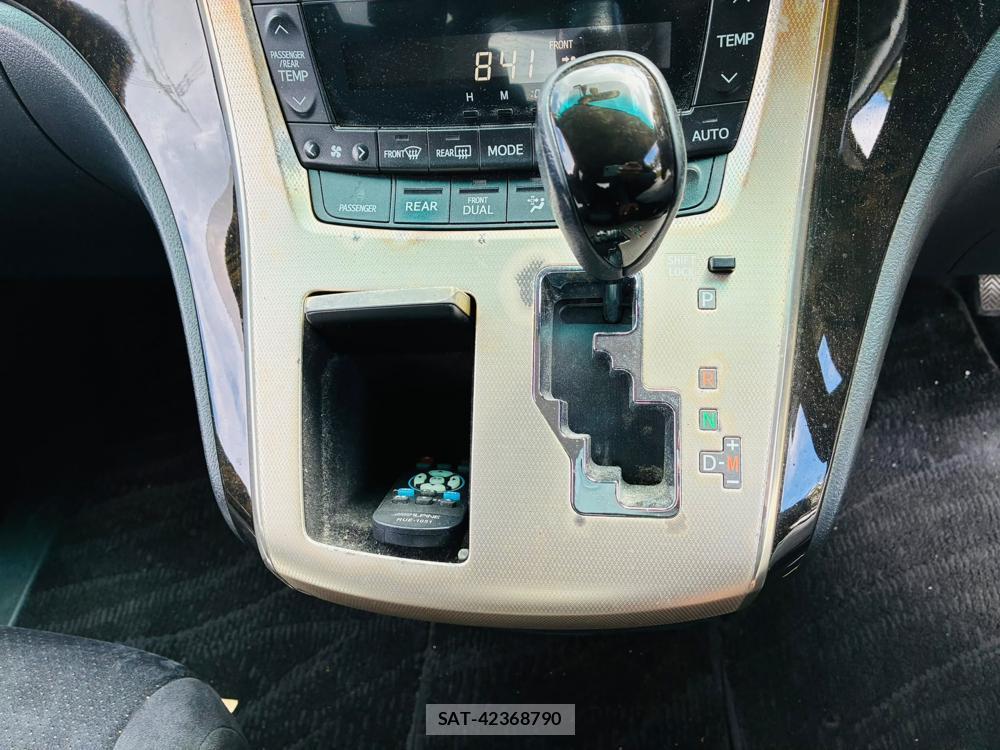 Toyota ALPHARD 2011-03 8199211-18