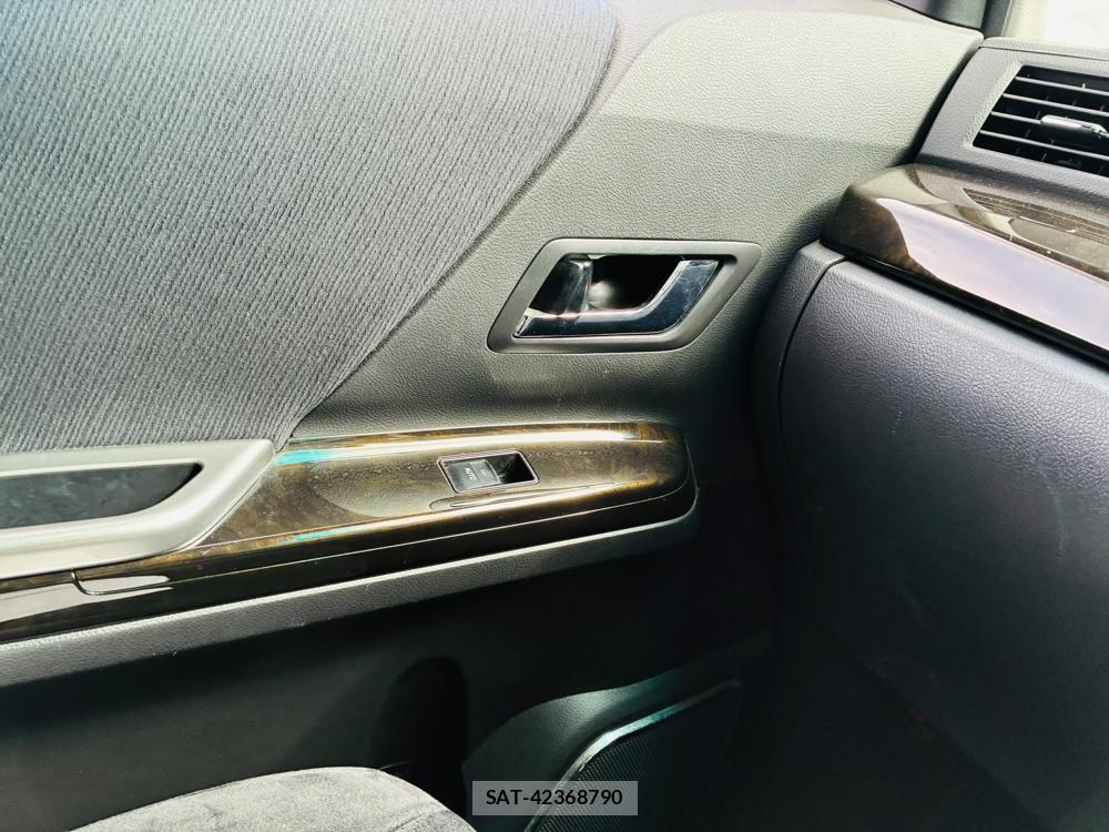 Toyota ALPHARD 2011-03 8199211-21