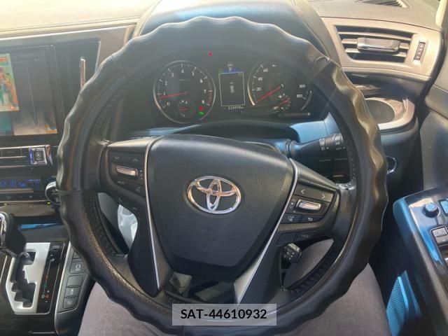 Toyota ALPHARD 2017-04 8437890-9