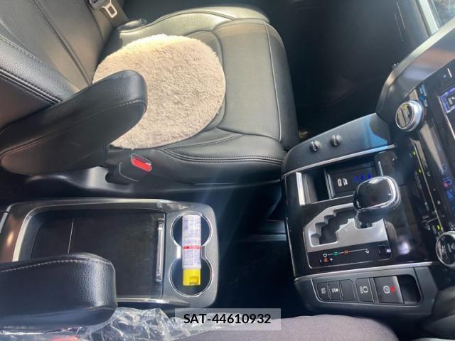 Toyota ALPHARD 2017-04 8437890-12