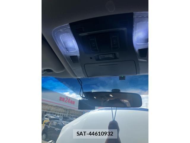 Toyota ALPHARD 2017-04 8437890-16