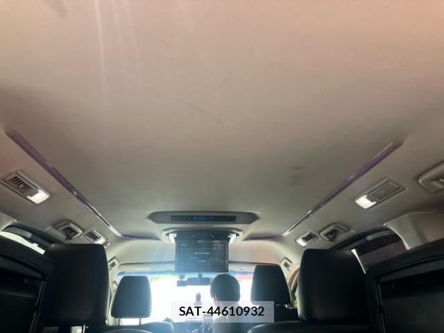 Toyota ALPHARD 2017-04 8437890-18