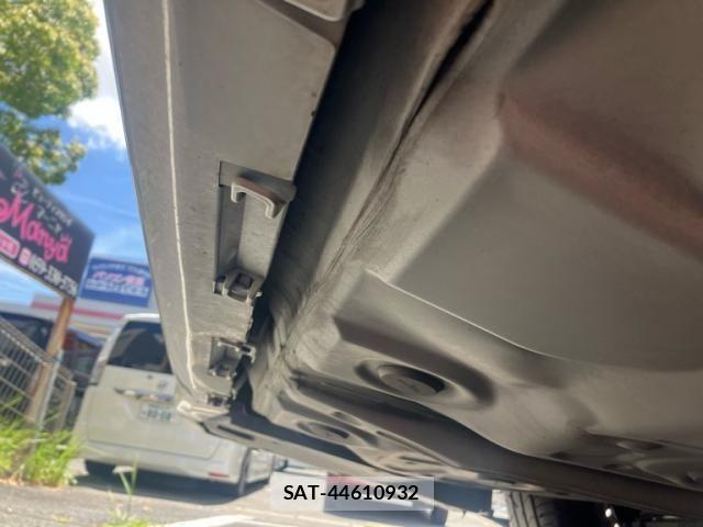 Toyota ALPHARD 2017-04 8437890-20