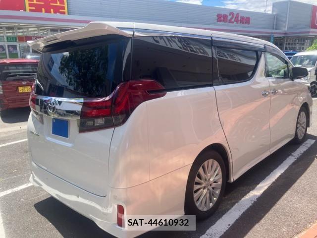 Toyota ALPHARD 2017-04 8437890-3