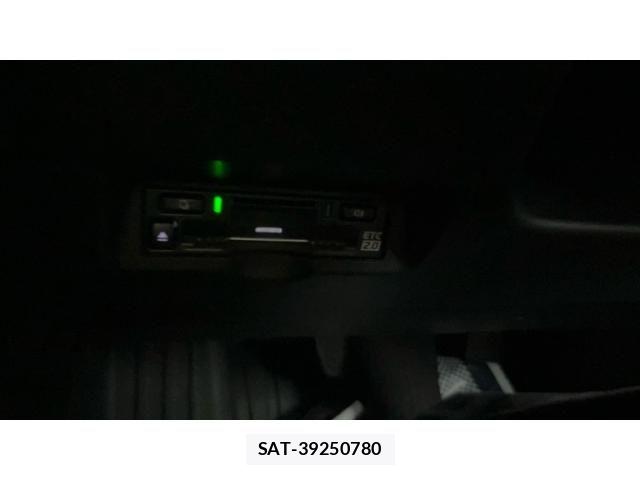 Toyota ALPHARD 2025-10 8456921-24
