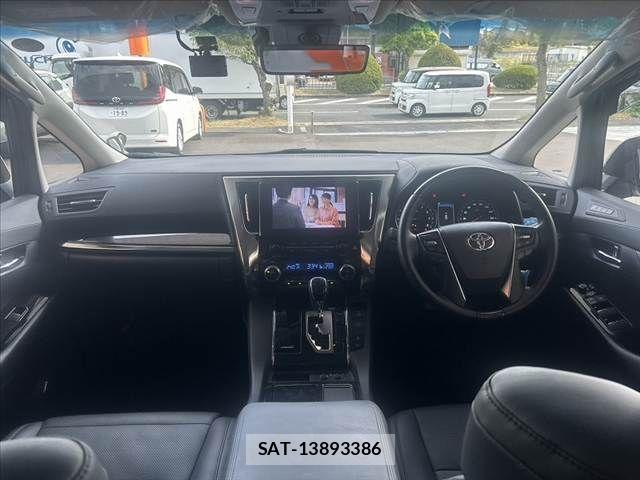 Toyota ALPHARD 2022-09 8456925-1