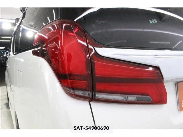 Toyota ALPHARD 2018-04 8456943-17