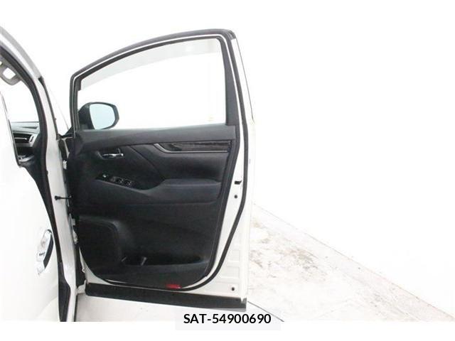 Toyota ALPHARD 2018-04 8456943-29